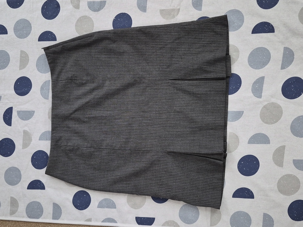 H&M Gray Pinstripe Women's Skirt Size 8